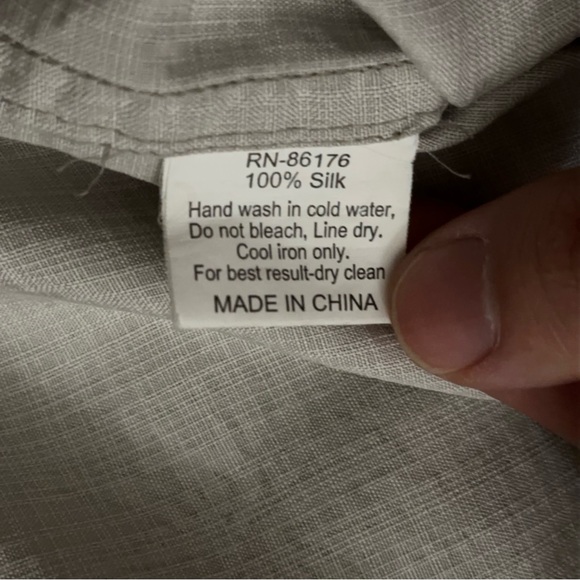 Paradise Found Shirt Mens Size M Short Sleeve Hawaiian Silk Palm Tree Gray - Picture 4 of 4